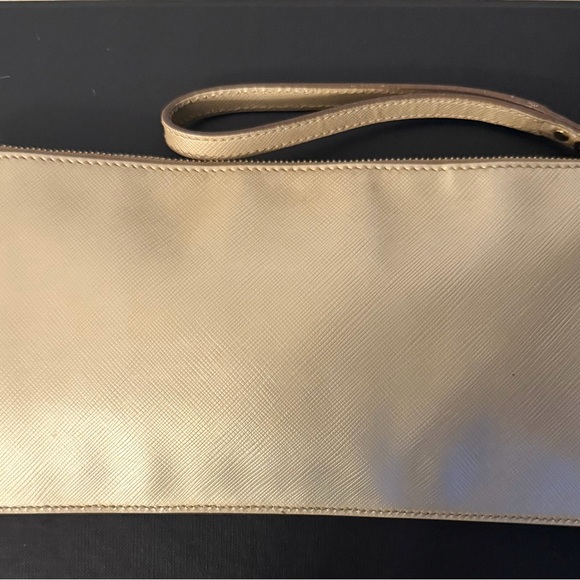 Salvatore Ferragamo Gold Wristlet - Picture 4 of 7